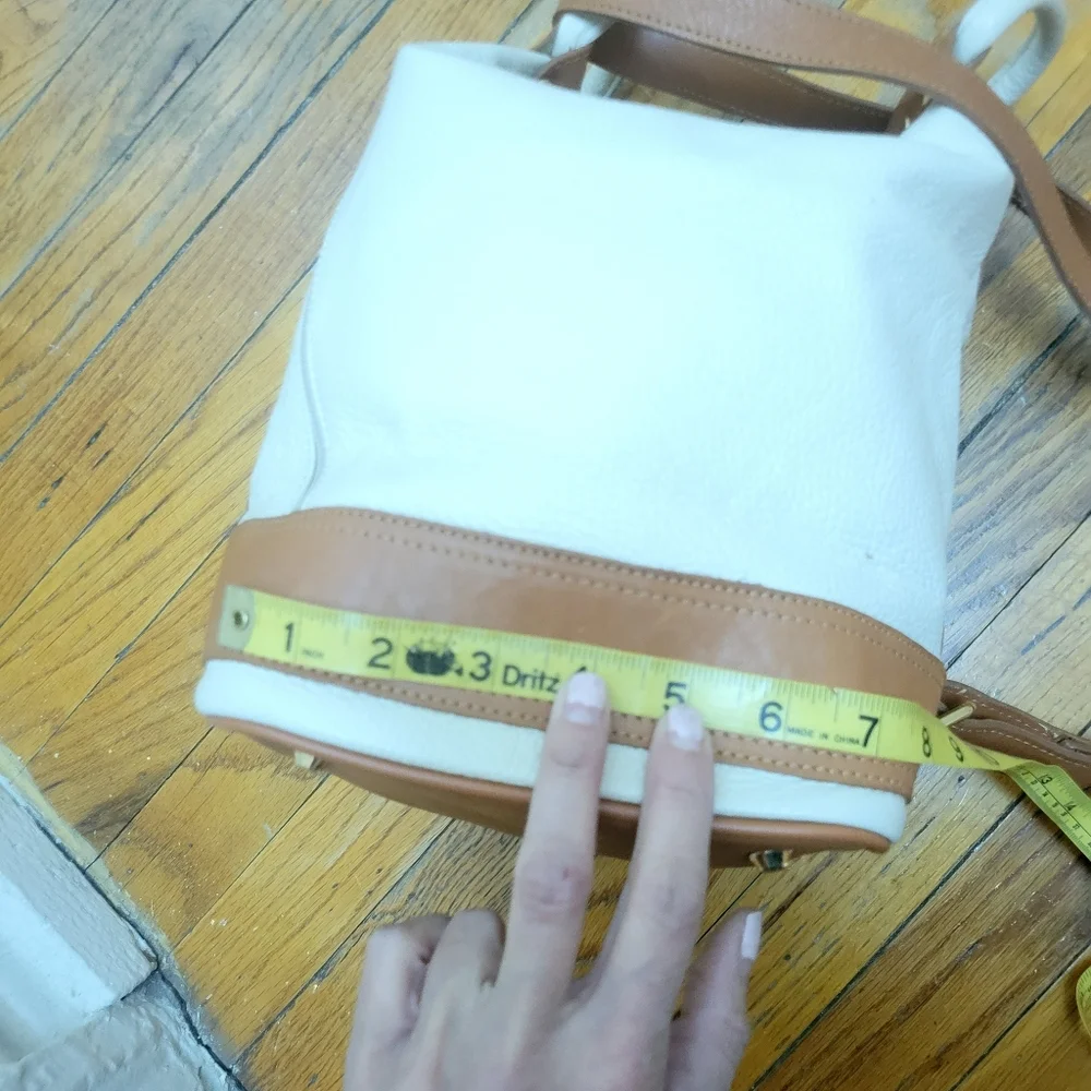 Valentina leather convertible sling/backpack bag. Classic Neutral‎ Quiet Luxury - Picture 12 of 14